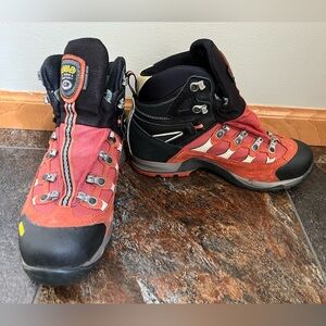 Women’s Asolo Stynger Gore Tex GTX trail hiking rugged ankle boots. Size 9